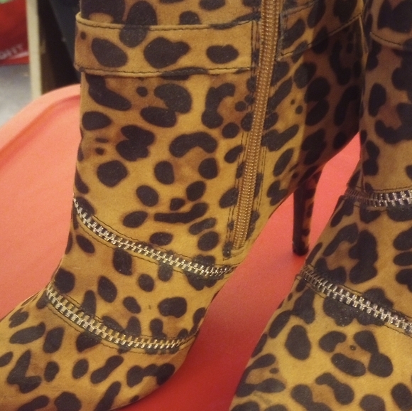 Leopard Print Ankle Boots Stelletto Heals - Picture 8 of 12